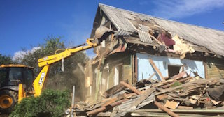 Промышленный демонтаж пристроек к дому в Домодедово | Цены от 576 руб. за м2