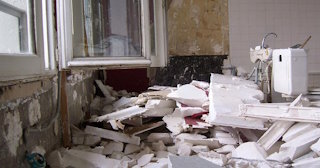 Демонтаж хрущевки в Домодедово - удаление старых полов и стен по выгодной цене от 1780 рублей.